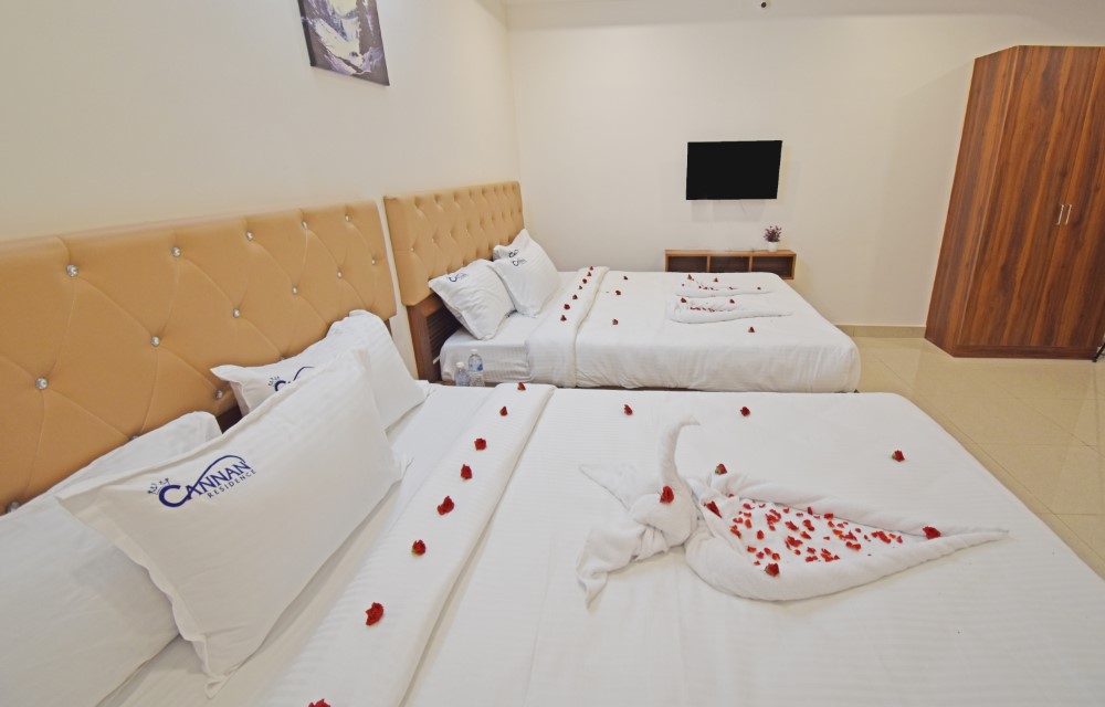 Transforming Hospitality Through Technology: How Smart Hotels Enhance Guest Experiences